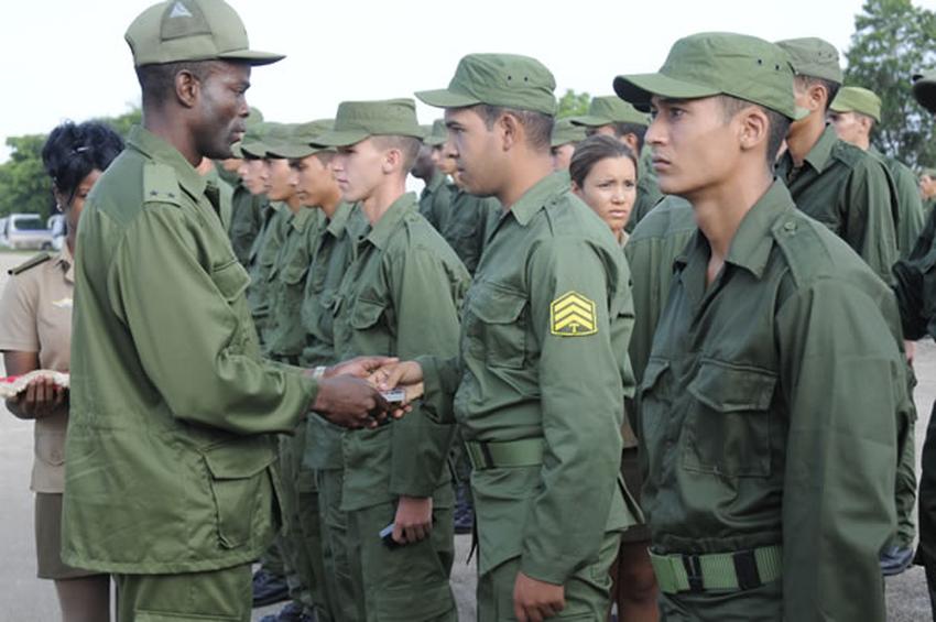 Empresarios cubanos en Miami ofrecen ayuda para militares en Cuba que se pongan del lado del pueblo y enfrenten a la dictadura
