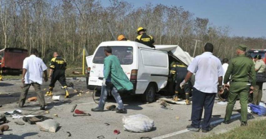 Mueren cuatro personas y 13 heridos en Camagüey  tras accidente de tránsito en un camión