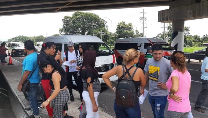 Llega a Acapulco en México caravana de migrantes de Cuba, Haití y Venezuela