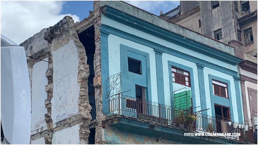 Cuatro familias en La Habana lo pierden todo tras derrumbe total del edificio donde vivían