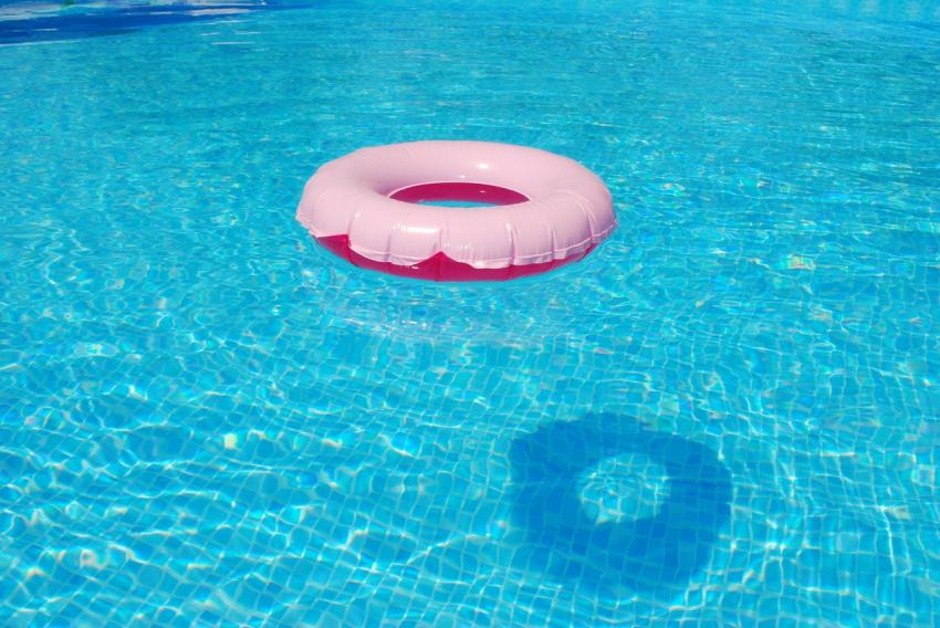 Una niña de 18 meses muere ahogada en la piscina de una vivienda en Miami