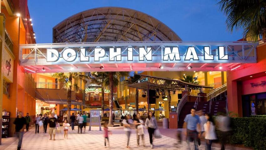 Algunos centros comerciales en Miami abrirán más temprano por el Black Friday