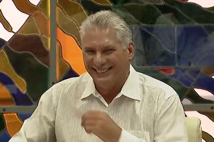 Cubanos piden a Díaz-Canel que renuncie mientras este pide al pueblo construir un futuro mejor