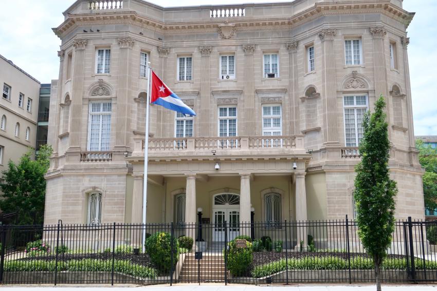 Un banco con sucursales en Miami y Hialeah llevará las cuentas de la embajada de Cuba en Estados Unidos