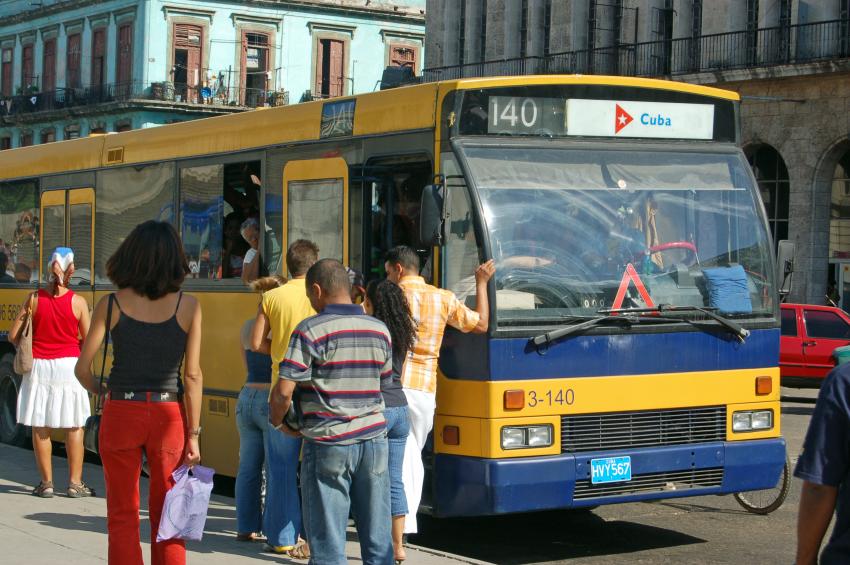 Anuncian afectaciones en el transporte público de La Habana, por escasez de combustible