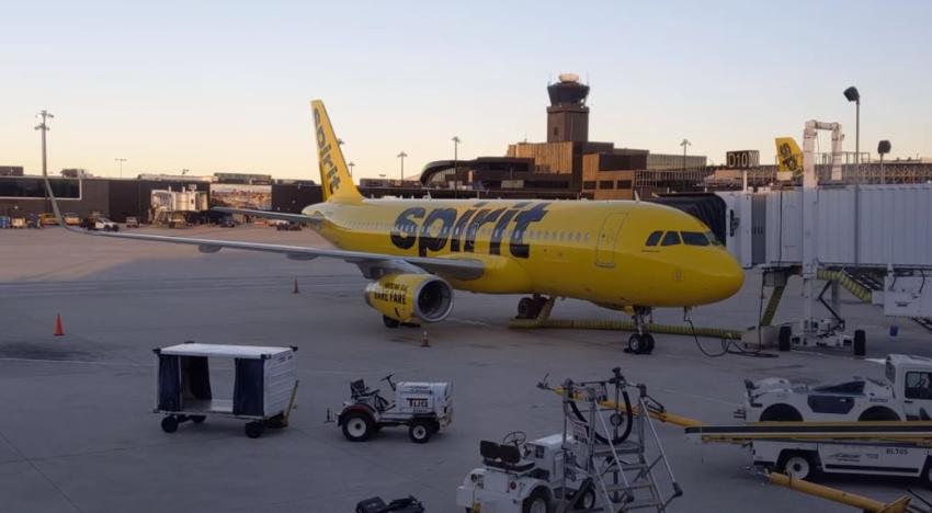 Caos por retrasos en los vuelos de Spirit Airlines en el Aeropuerto Internacional de Fort Lauderdale-Hollywood
