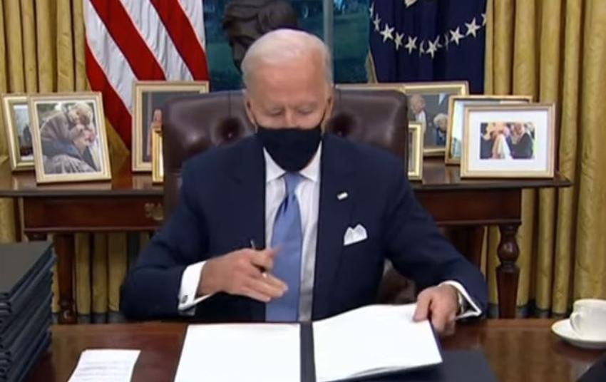 Presidente Biden asegura estar estudiando activar internet gratis para los cubanos en Cuba
