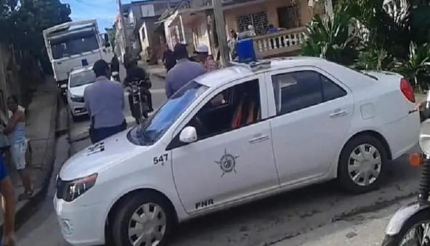 Agentes de la seguridad del estado vuelven a sitiar la sede de UNPACU en Santiago de Cuba