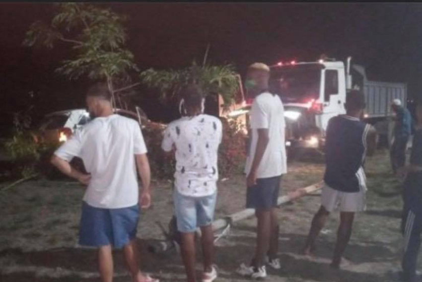Chofer ebrio provoca un choque entre un carro de turismo y un camión en La Habana