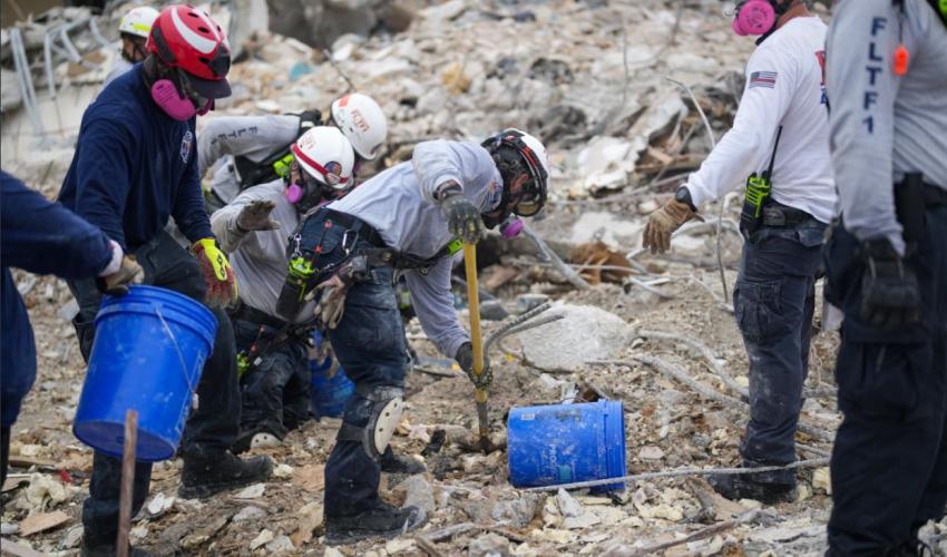 Sube a 94 los fallecidos encontrados en Surfside donde ya solo se comienzan a encontrar restos humanos
