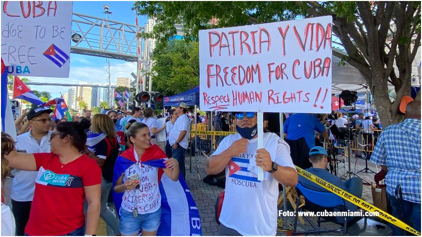 Condado Miami-Dade declara el 11 de julio Día de Patria y Vida y SOS Cuba