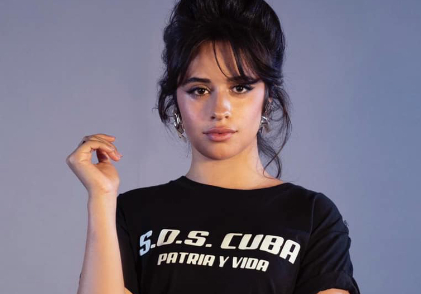 Camila Cabello dice sentirse orgullosa del legado de su padre mexicano y su madre cubana