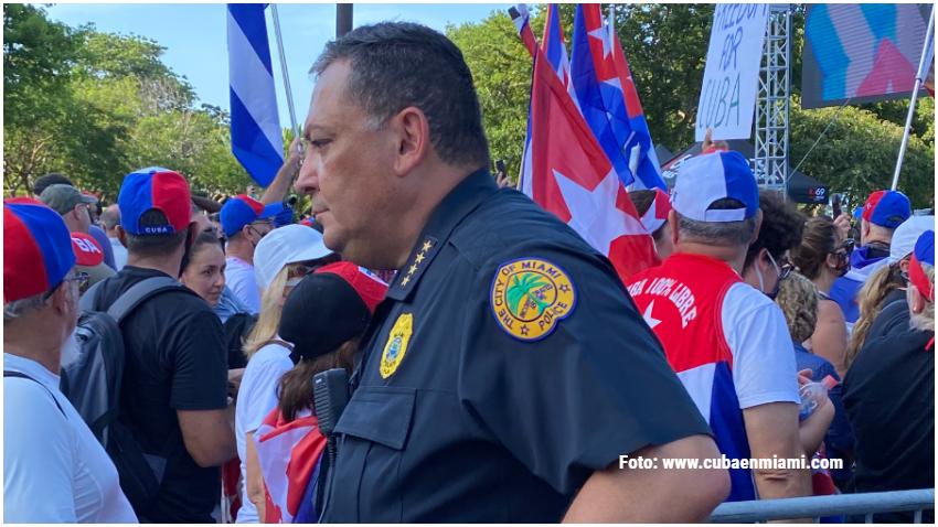 Ex jefe de la policía de Miami después de su despido: "Nadie me va a quitar mi cubanía"