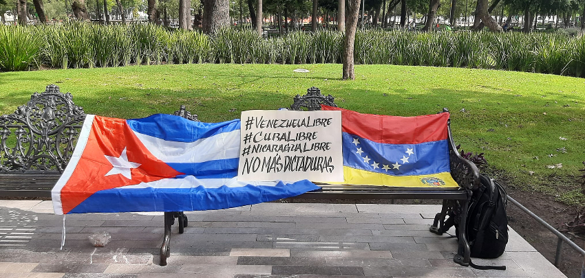 Cubanos se suman a los venezolanos en México, para expresar su desacuerdo por la presencia de Nicolás Maduro y Díaz-Canel en ese país
