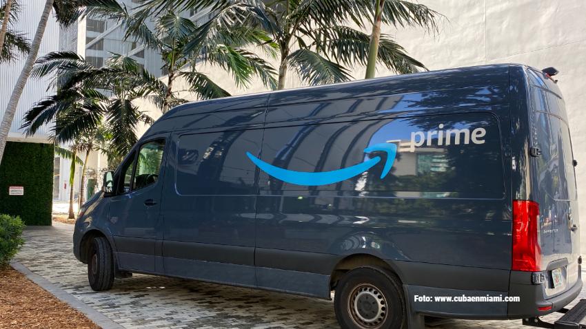 Hombre en Miami-Dade se roba un camión de Amazon con todos los paquetes dentro