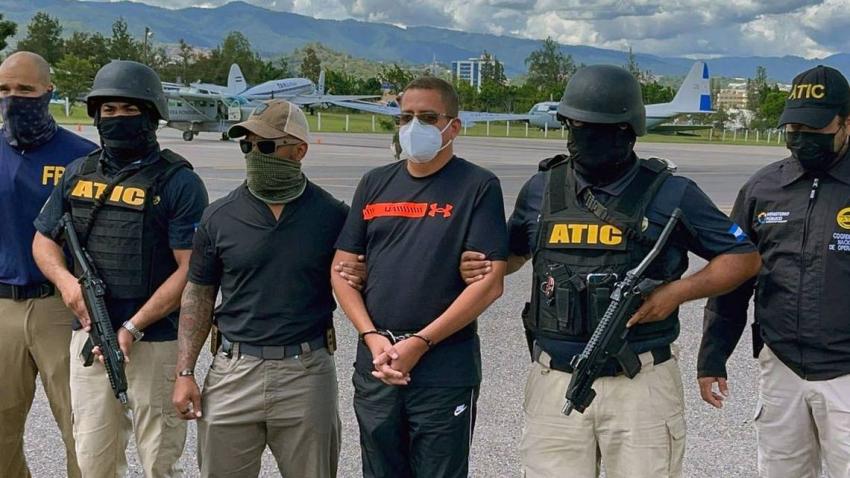Extraditan a Miami a un hondureño por presuntamente dedicarse al contrabando de cocaína