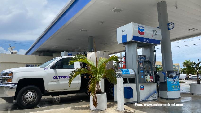Precio de la gasolina en Florida baja ligeramente