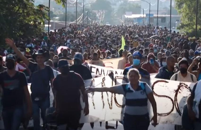 Migrantes cubanos se suman a nuevas caravanas en México