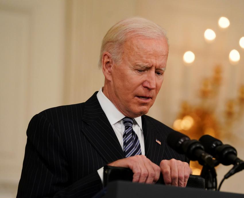 Aprobación del presidente Biden cae por debajo del 38% según encuesta