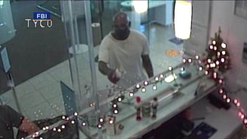 FBI busca a hombre que robó un banco en Miami