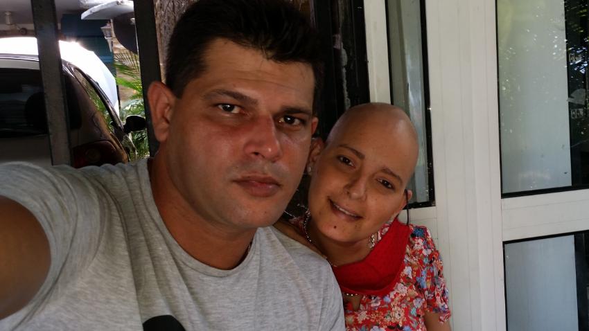 Cantante cubano comparte en redes sociales la lamentable noticia de la muerte de su esposa