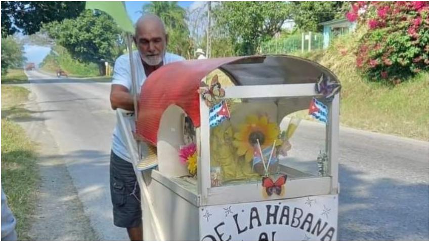 Cubano camina desde La Habana hasta el Santuario del Cobre, para pedir a la Virgen de la Caridad por su hijo enfermo