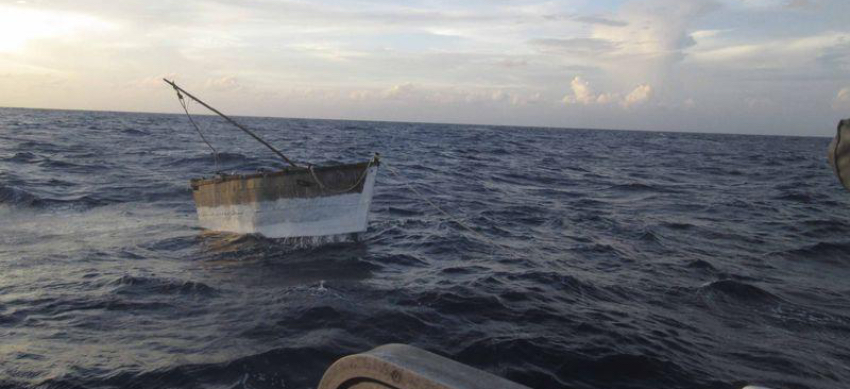 Siete balseros cubanos rescatados en aguas del Canal de Yucatán
