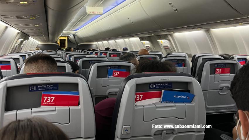 Aerolínea American Airlines retomará la venta de alcohol en sus vuelos