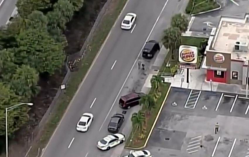 Empleado de un Burger King en Miami-Dade involucrado en un tiroteo contra un auto