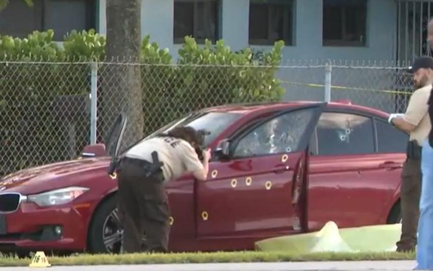 Balean un auto en Miami dejando una persona muerta