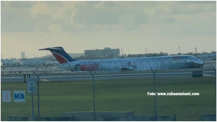 Dos pistas del aeropuerto de Miami permanecen cerradas tras accidente de avión al aterrizar