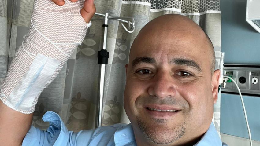 Humorista cubano Andy Vázquez se opera en Miami de un tumor en la mano