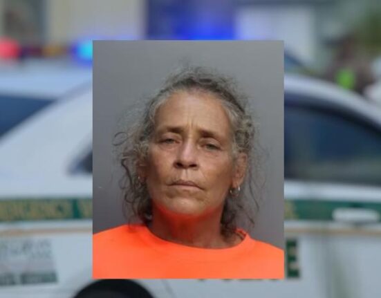 Arrestan a una mujer en Miami por disparar a otra en la cara