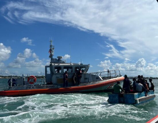 Guardia Costera de Estados Unidos repatria a 38 balseros cubanos