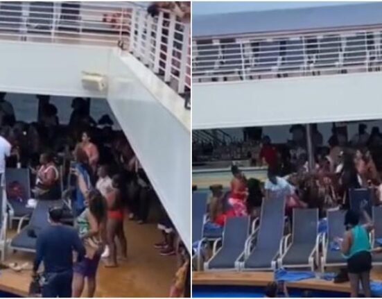 En cámara pelea en la piscina de un crucero de Carnival