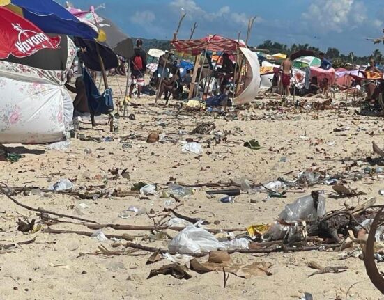Penoso: Playa Santa María del Mar, en La Habana, convertida en un vertedero de basura