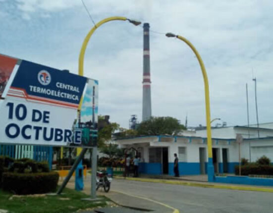Pronostican más apagones en Cuba ante afectaciones y salida del sistema de dos termoeléctricas