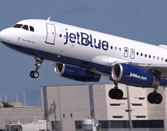 Policía de Miami-Dade evacua de emergencia avión de JetBlue en la pista del Aeropuerto de Miami