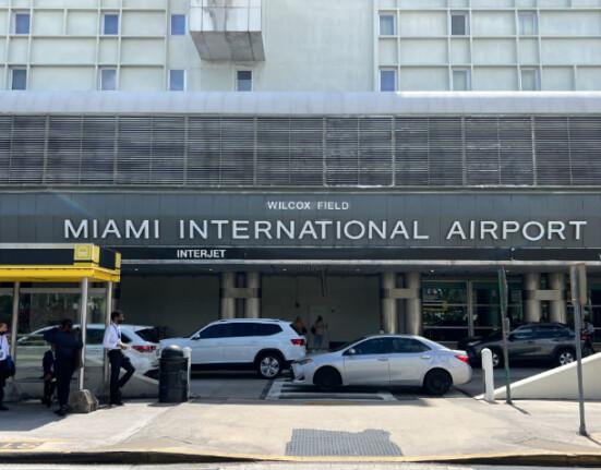 Aeropuerto de Miami nombrado entre los peores aeropuertos en Estados Unidos por el número de demoras y vuelos cancelados