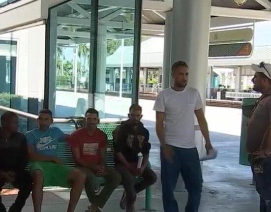 Familiares de balseros cubanos recién llegados a Estados Unidos están preocupados que puedan ser enviados a otros estados