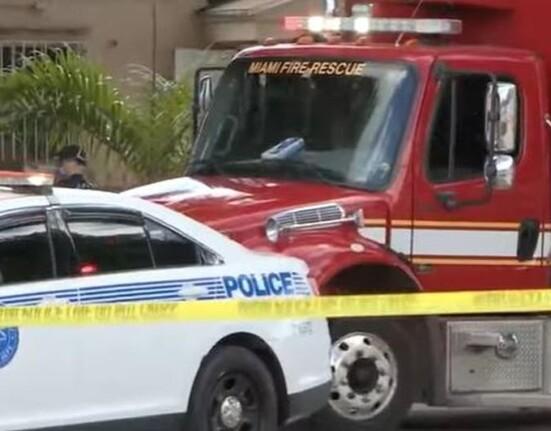 Al menos dos heridos en Miami tras disparos desde un auto