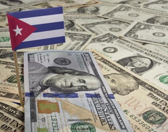 Bancos en Cuba admitirán depósitos en dólares en efectivo