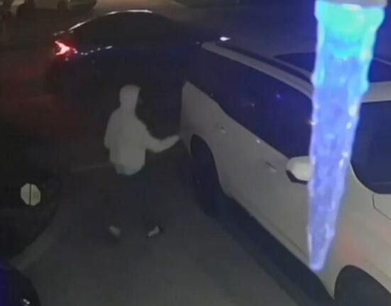 Banda de ladrones en Miami quedan captados en camara buscando vehículos desbloqueados