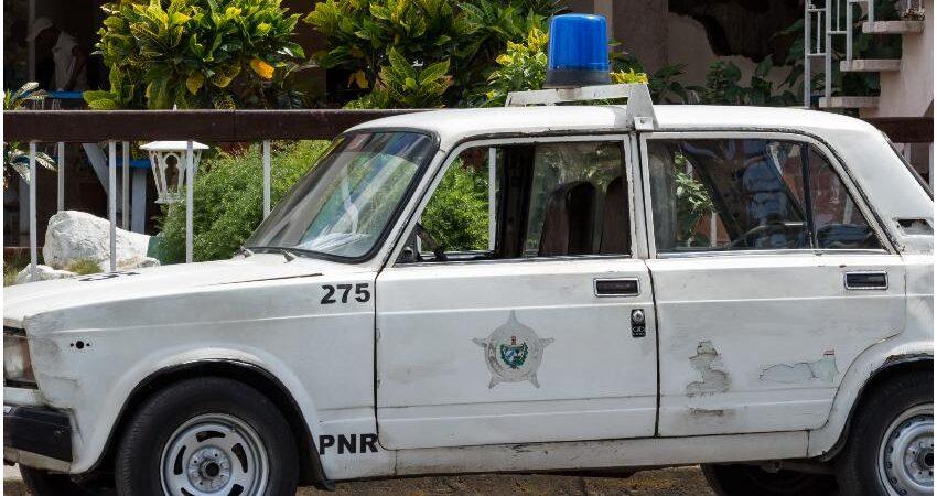 Policía en Cuba