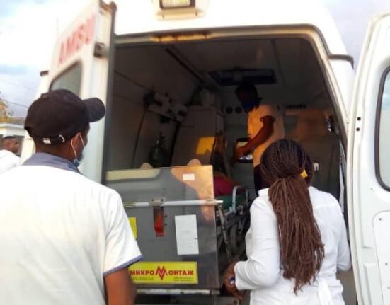 Medio centenar de heridos tras volcarse un camión de pasajeros en carretera de Las Tunas