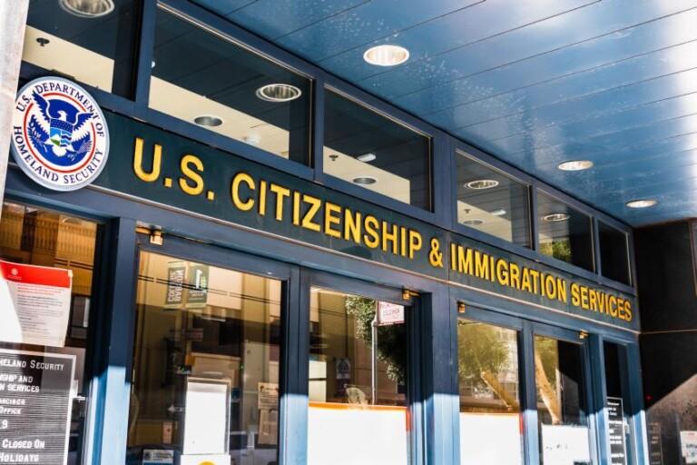 Nuevas tarifas de USCIS para 2024