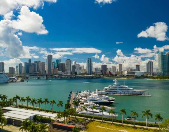 Miami encabeza la lista donde más multimillonarios están comprando una segunda casa