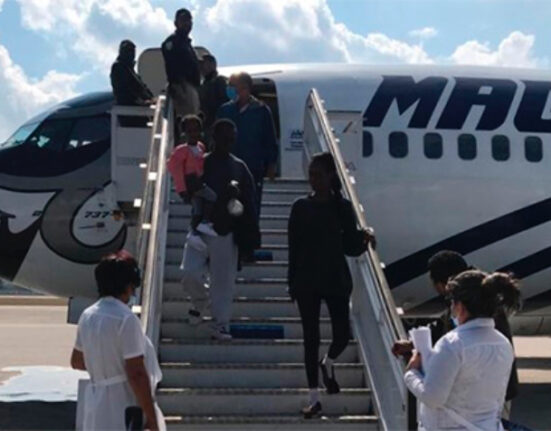 México retornó a casi 70 migrantes cubanos esta semana en un nuevo vuelo de repatriación a La Habana