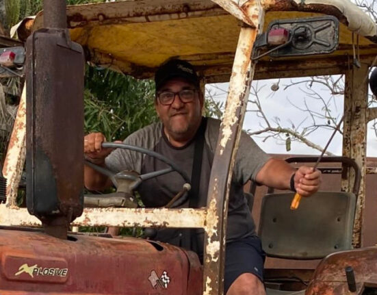 Humorista cubano Otto Ortiz asegura tendría que vender 1.000 pizzas y hacer 1.000 chistes diarios para en 15 años  reunir el dinero que se necesita para importar un carro en la Isla