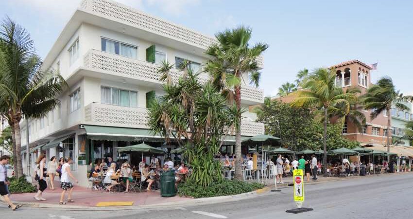 news-cafe-miami-beach